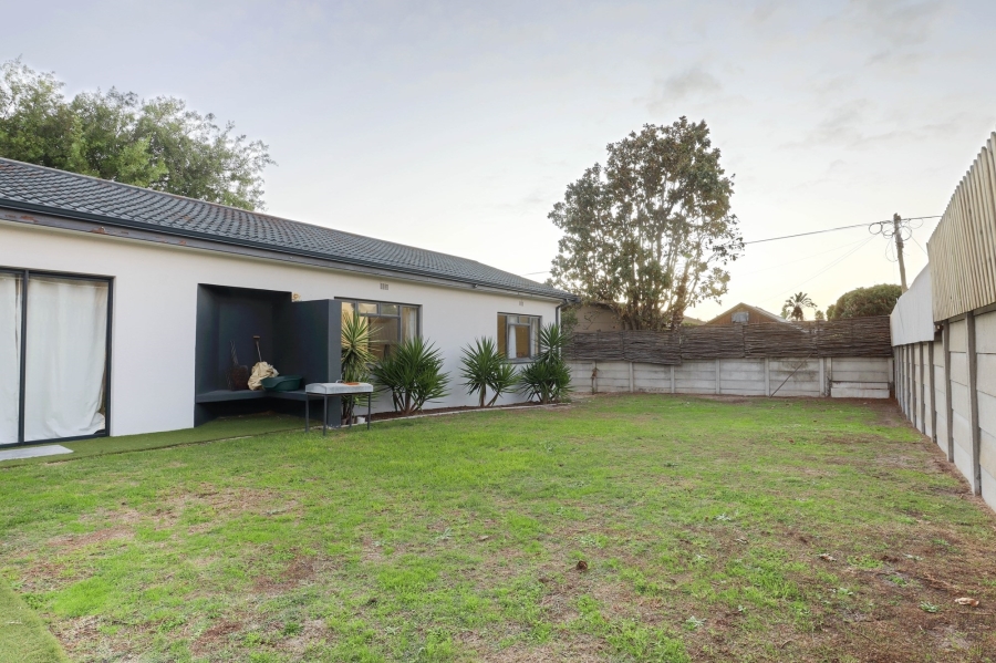3 Bedroom Property for Sale in Bothasig Western Cape